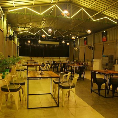 Hotel Maruthi Inn Nirmal  Екстериор снимка