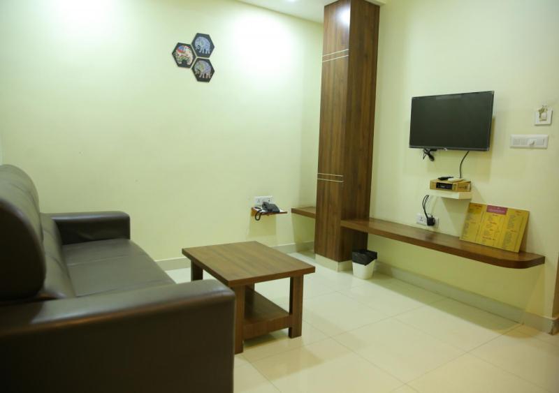 Hotel Maruthi Inn Nirmal  Екстериор снимка