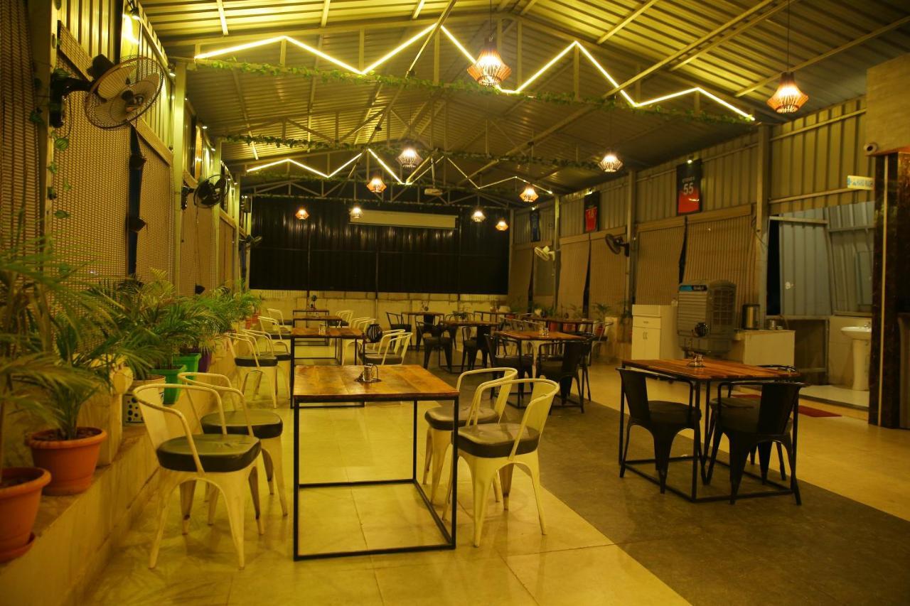 Hotel Maruthi Inn Nirmal  Екстериор снимка