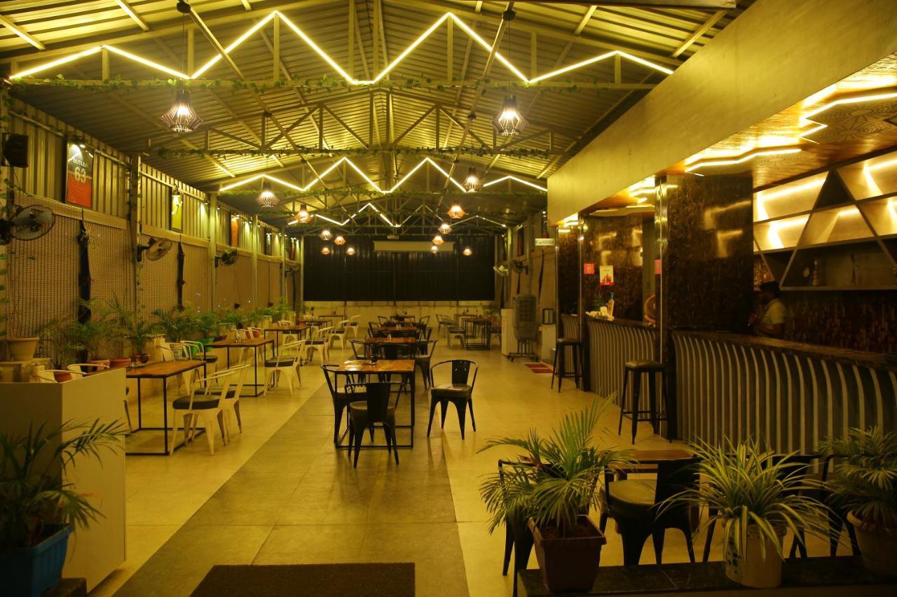 Hotel Maruthi Inn Nirmal  Екстериор снимка